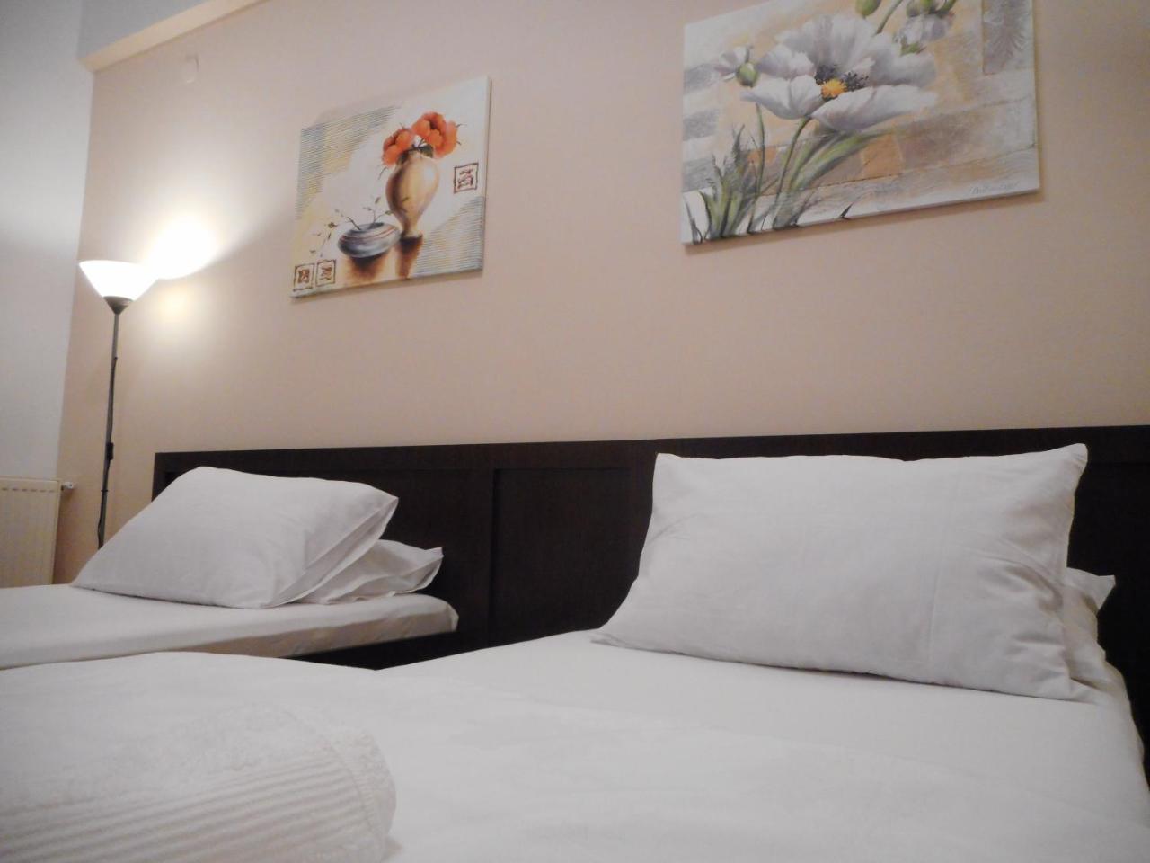 Hotel Holiday Victoria Victoria (Brasov) Bagian luar foto