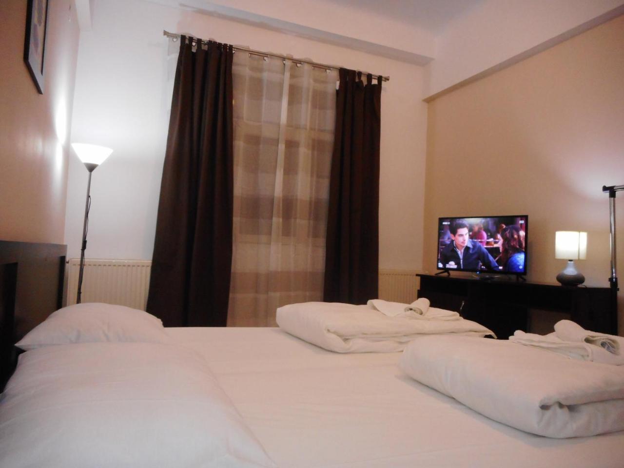 Hotel Holiday Victoria Victoria (Brasov) Bagian luar foto