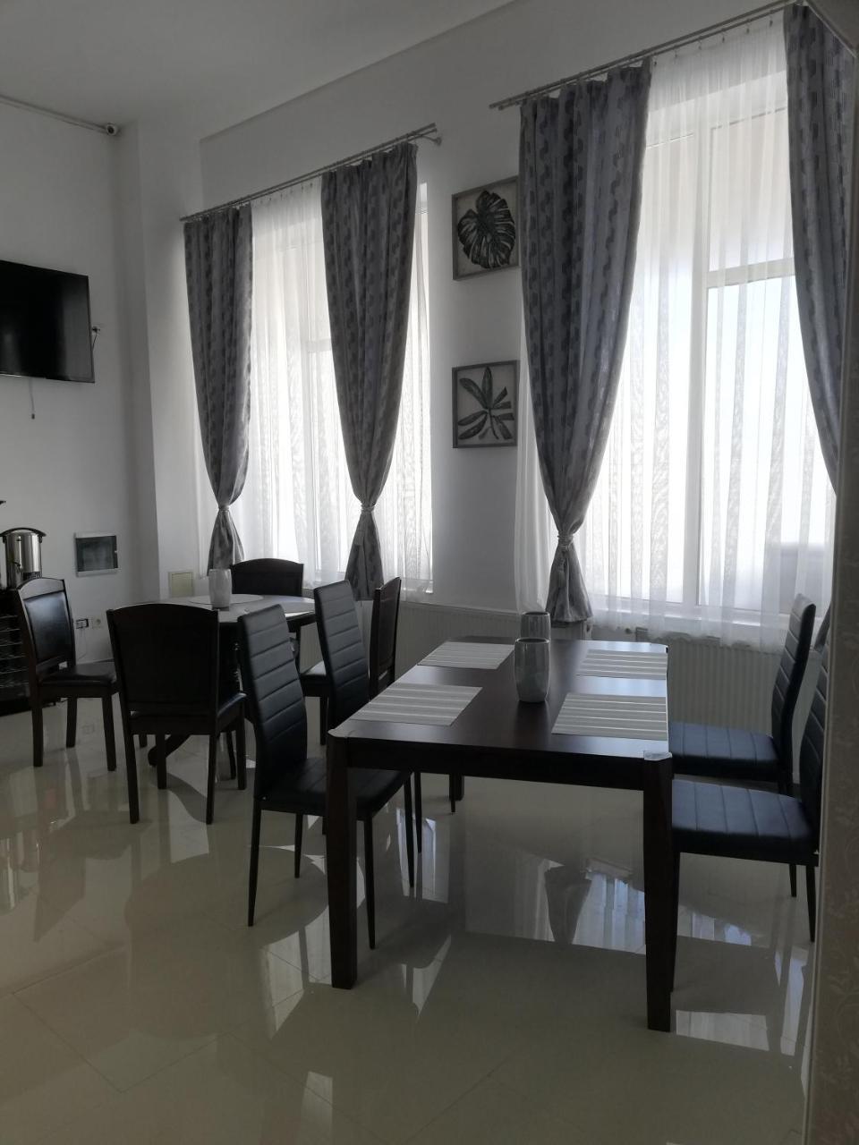 Hotel Holiday Victoria Victoria (Brasov) Bagian luar foto