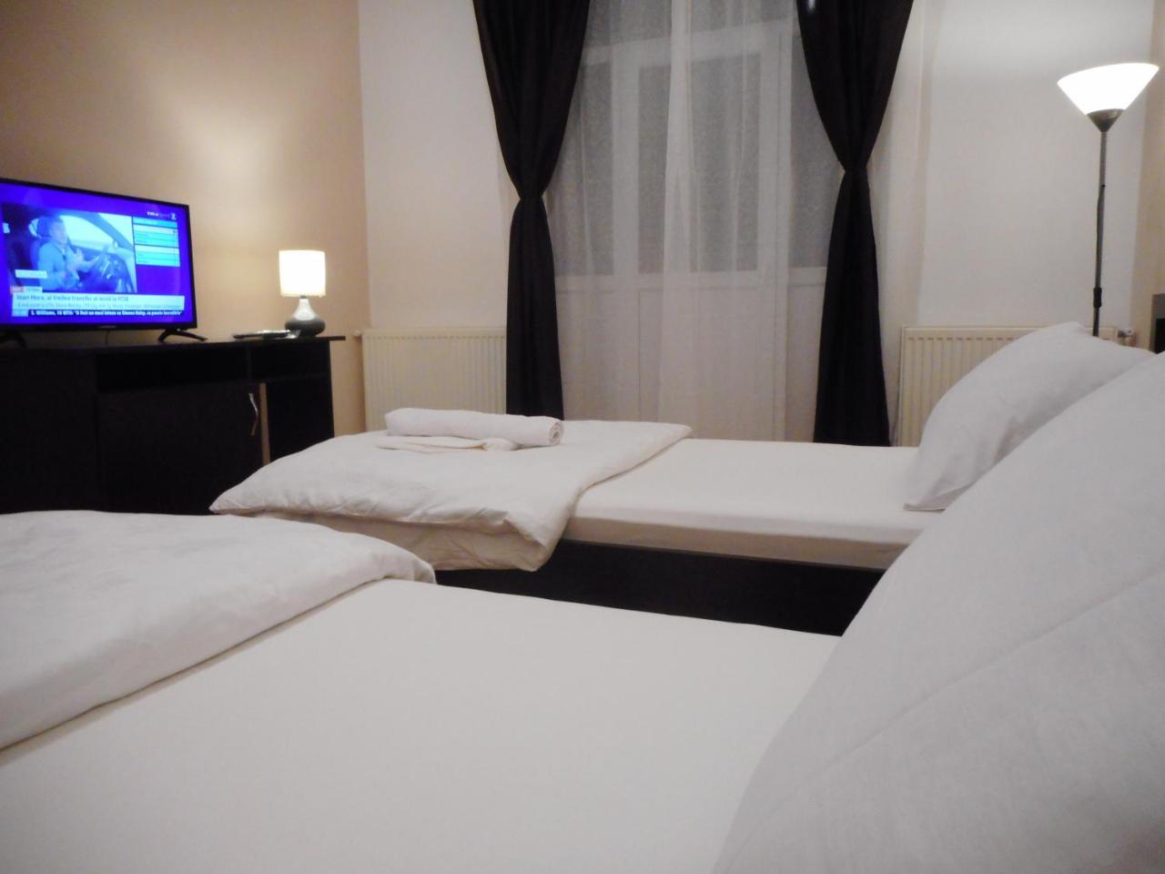 Hotel Holiday Victoria Victoria (Brasov) Bagian luar foto