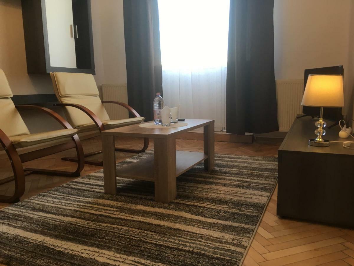 Hotel Holiday Victoria Victoria (Brasov) Bagian luar foto