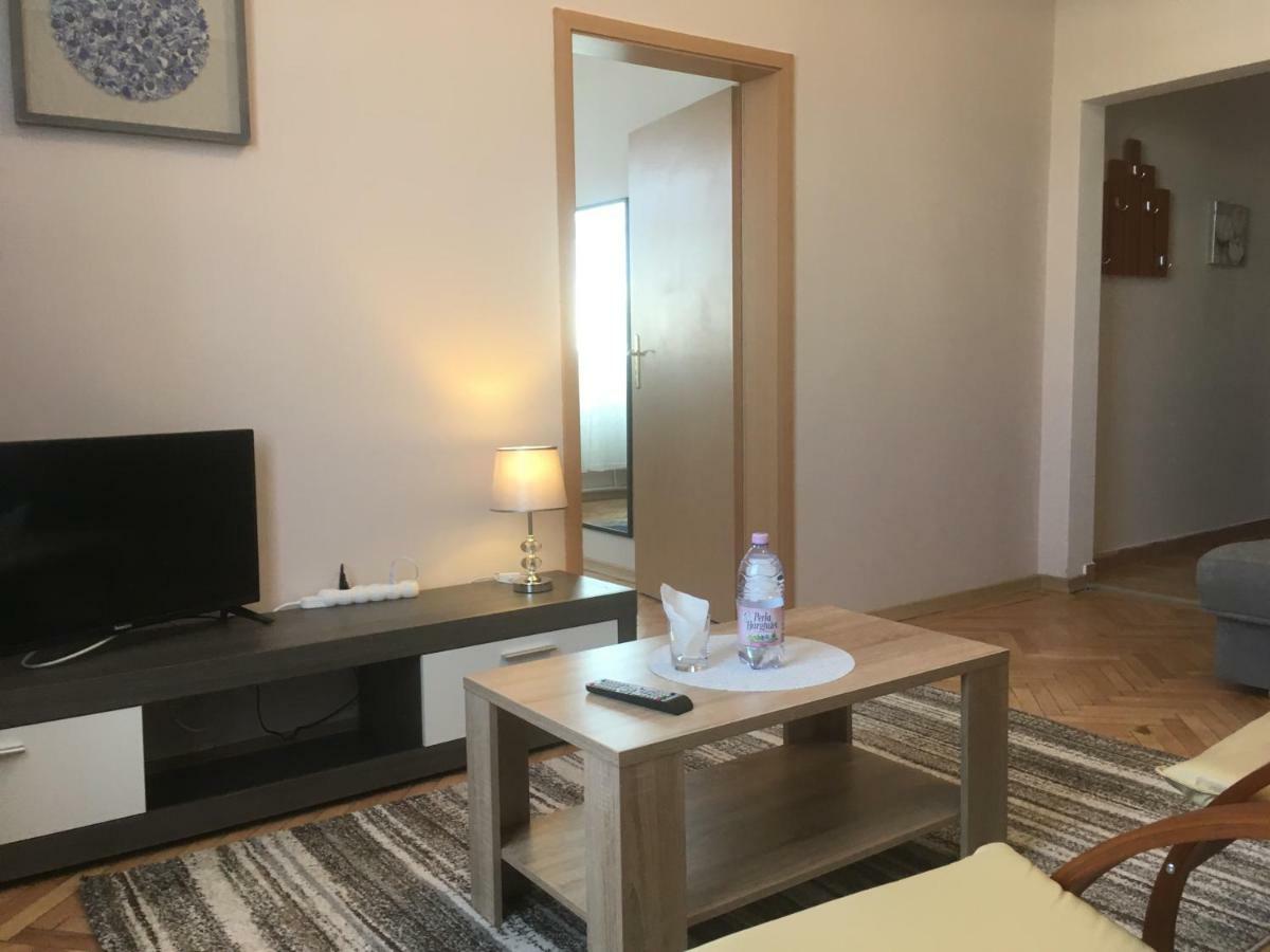 Hotel Holiday Victoria Victoria (Brasov) Bagian luar foto